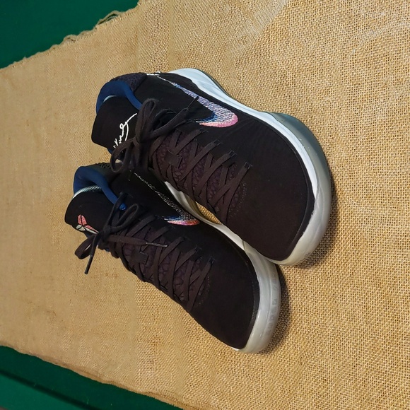 Nike Kobe Mid 'Port Wine Men's Basketball Shoes Sz 7, Purple